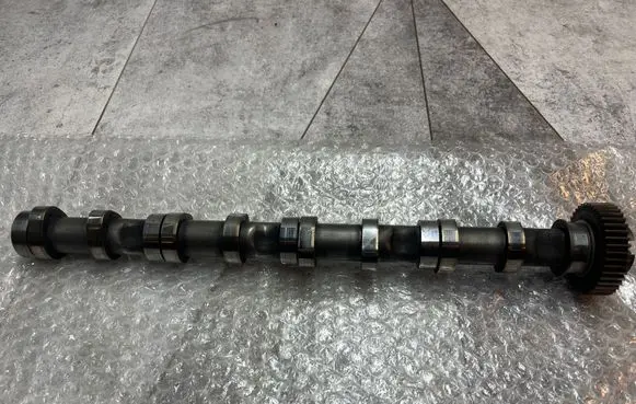 Volkswagen PASSAT B7 Camshaft 03l101