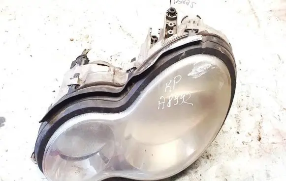 Mercedes-Benz C W203 Headlight/headlamp 1305235741