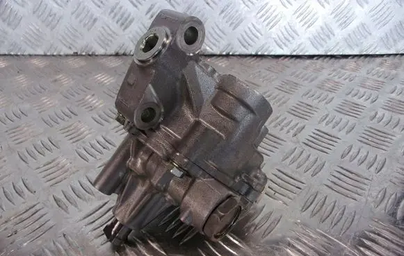 Toyota Hilux (N140, N150, N160, N170) Oil pump 1510025032