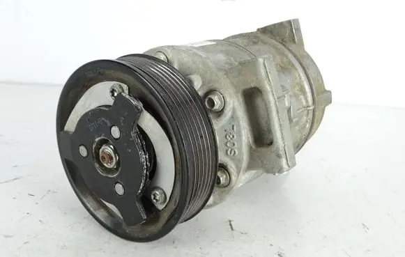 Volkswagen Golf VII Air conditioning (A/C) compressor (pump) 5Q0820803M