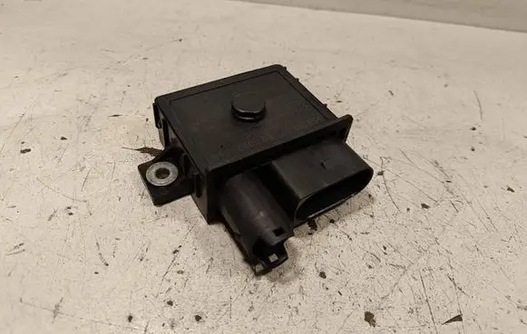BMW 7 F01 F02 F03 F04 Glow plug pre-heat relay 0522140702