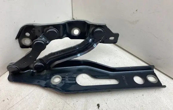 Cupra Formentor Engine bonnet/hood hinges 5FF823302
