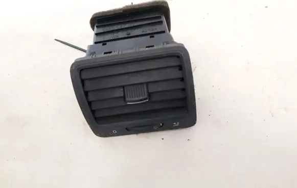 Volkswagen Golf V Dash center air vent grill 1k0819709 1k0819703