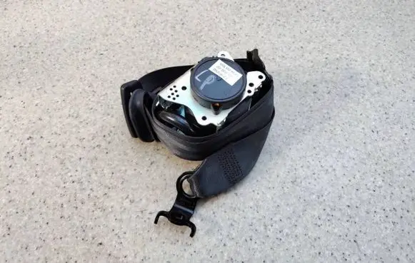 Volvo XC40 Front seatbelt 32149121