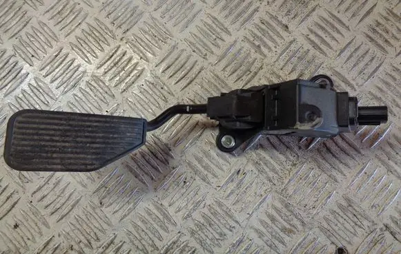 Toyota Aygo AB40 Accelerator throttle pedal 781100H060