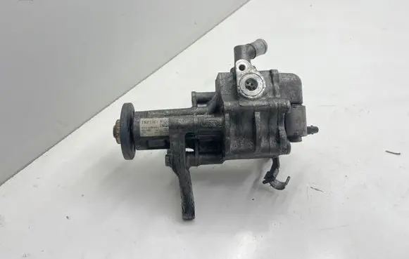 BMW 5 F10 F11 Power steering pump 679866503