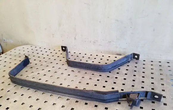 Toyota RAV 4 (XA30) Fuel tank mounting bracket 