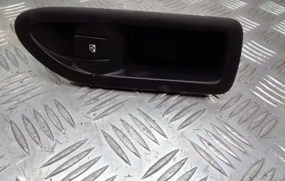 Renault Laguna III Quarter vent window switch 820017494