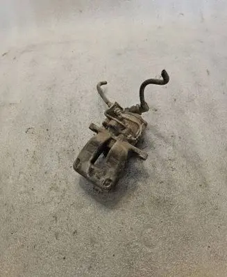 Volkswagen PASSAT B6 Rear brake caliper