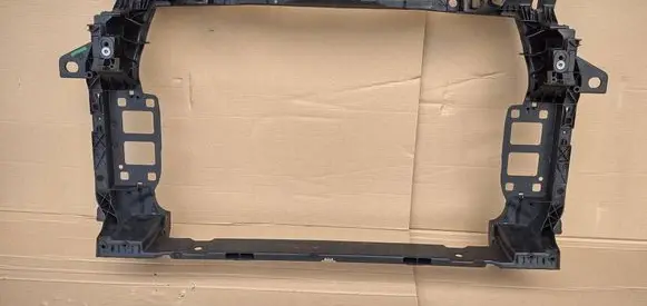Volkswagen Touareg III Radiator support slam panel 760805588N