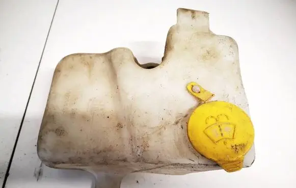 Windshield washer fluid reservoir/tank