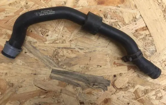 Porsche Panamera (970) Engine coolant pipe/hose 97057258400