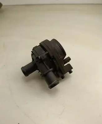 Volkswagen Golf VII Water pump 0392023420 2Q0965507A