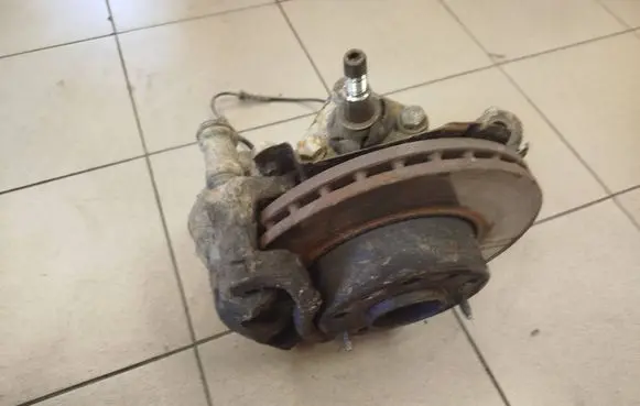 Peugeot Boxer Front wheel hub spindle knuckle 