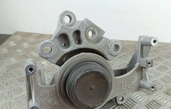 Mitsubishi Outlander IV Gearbox mount 
