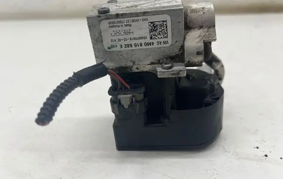 Porsche Panamera (971) Air conditioning (A/C) expansion valve 4M0816682E