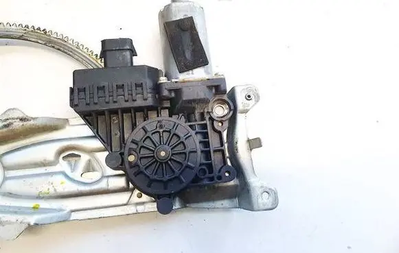 Opel Zafira A Front door window regulator motor 0130821769