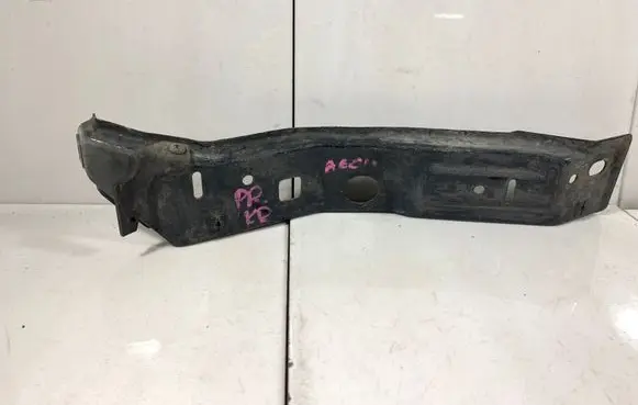 Audi A6 S6 C4 4A Fender mounting bracket 4A0821195