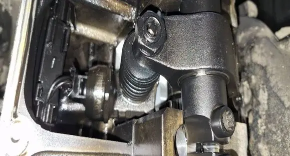 Volkswagen PASSAT B6 Fuel injector 