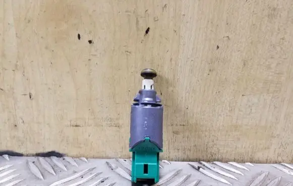 Clutch pedal sensor