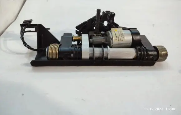 Mercedes-Benz S W221 Seat adjustment motor W2219700125