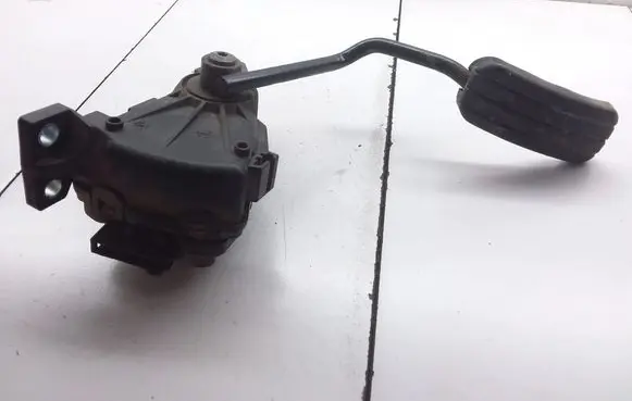 Opel Vivaro Accelerator throttle pedal 7700313060