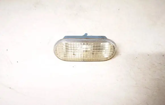 Volkswagen PASSAT B5 Front fender indicator light 1j5949117