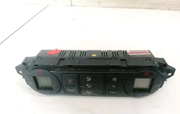 Ford Focus Climate control unit 3M5T18C612AR WVCA82840