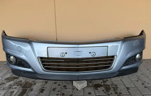 Opel Astra H Front bumper 13225746
