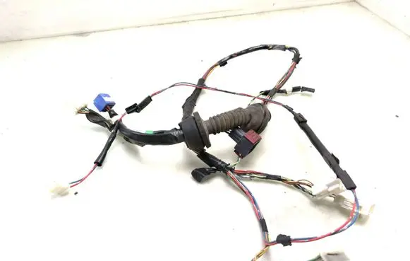 Toyota Corolla E120 E130 Front door wiring loom 8215102860