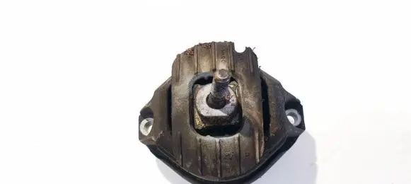 BMW 6 E63 E64 Engine mount bracket 676108904 6761089-04