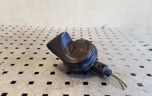 Audi A3 S3 8P Horn signal E9024148