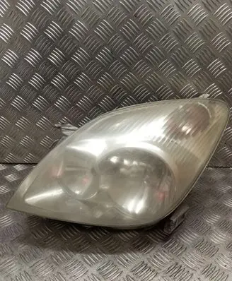 Toyota Corolla Verso E121 Headlight/headlamp