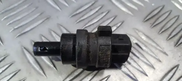 Volkswagen PASSAT B4 Intake air temperature sensor 028906081