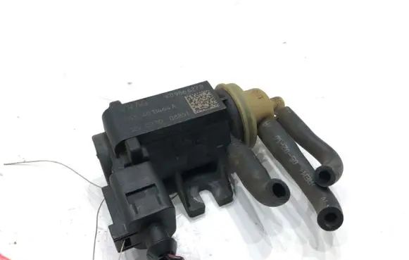 Volkswagen Golf VI Fuel pressure regulator 1K0906627B
