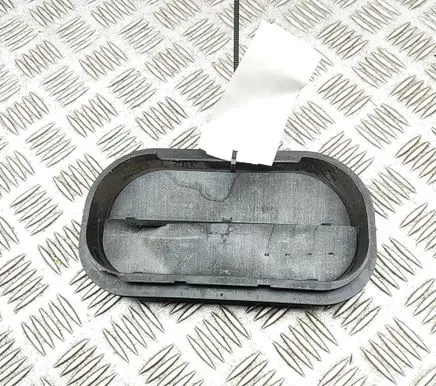 Audi A5 Quarter panel pressure vent 6R0819465A