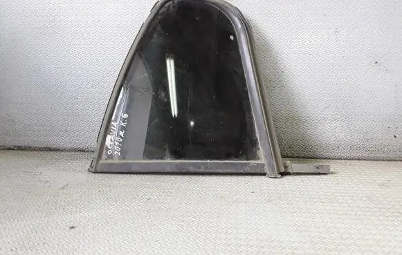 Skoda Octavia Mk2 (1Z) Rear vent window glass 