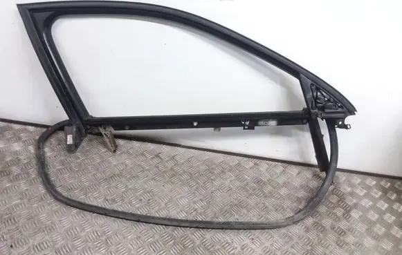Audi A4 S4 B7 8E 8H Front door window/glass frame 8E0837630