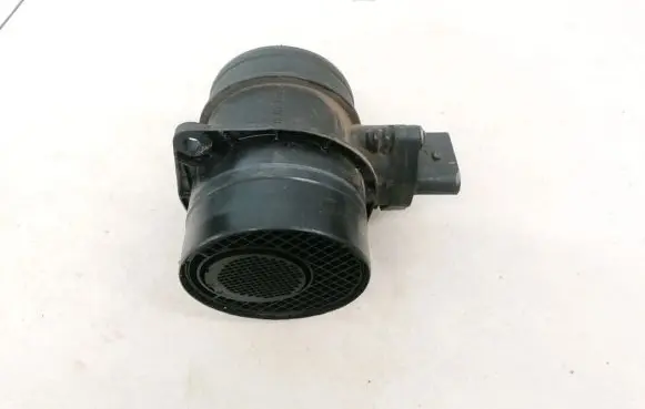 Volkswagen Touran I Mass air flow meter 0281002461 074906461B