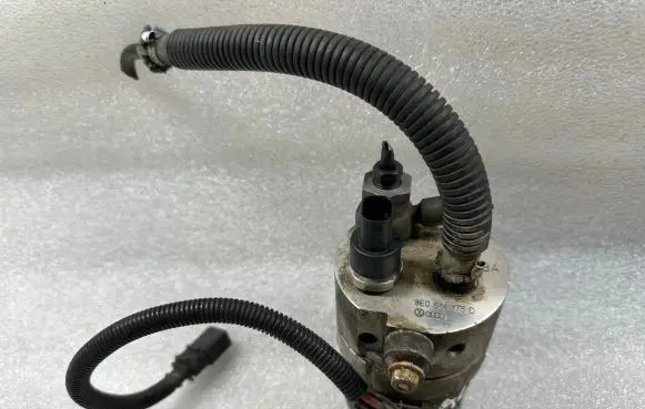 Audi A8 S8 D2 4D Brake power pressure regulator 8E0614175D
