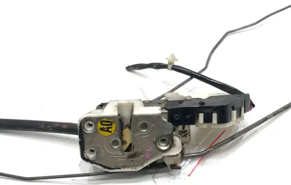 Honda CR-V Front door lock