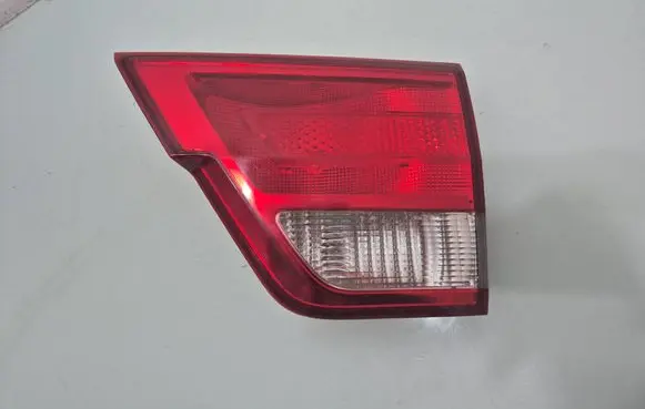 Tailgate rear/tail lights