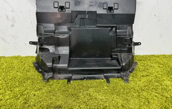 Audi E-tron GT Intercooler air guide/duct channel 4ke121291b