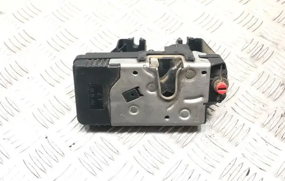 Opel Zafira A Rear door lock 24414134