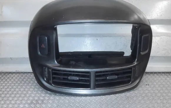 Toyota Previa (XR30, XR40) II Dash center air vent grill 5540528310