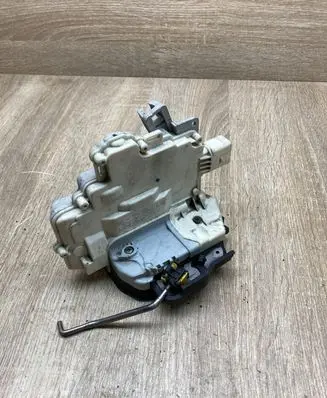 Audi A4 S4 B7 8E 8H Rear door lock 8E0839016AB