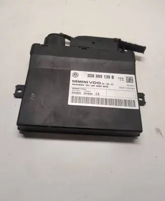 Volkswagen Touareg I Keyless (KESSY) go control unit/module 3D0909139B 5WK48504