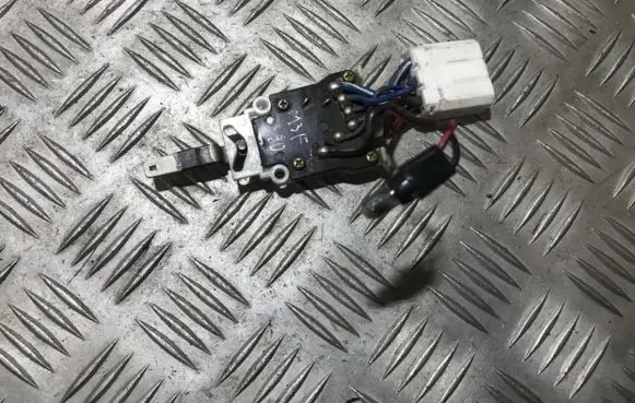 Mazda 323 F Interior fan control switch 