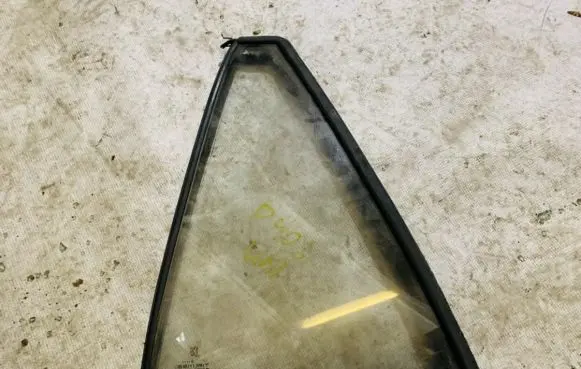 Peugeot 406 Rear vent window glass 