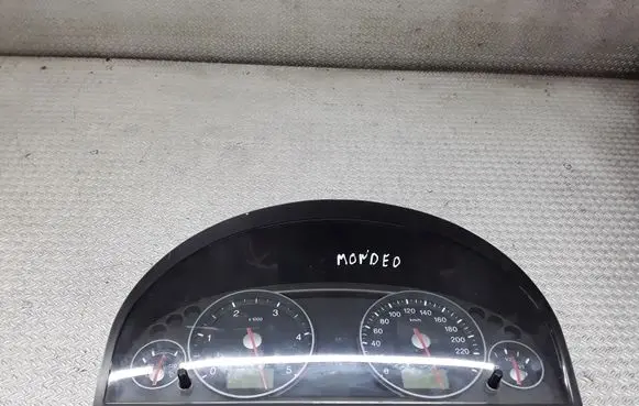 Ford Mondeo Mk III Speedometer (instrument cluster) 3S7F10841